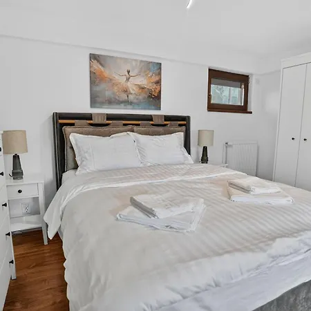 Sunlight Cozy Center Apartment *