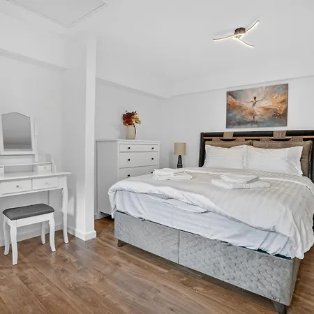 Sunlight Cozy Center Apartment Bucharest